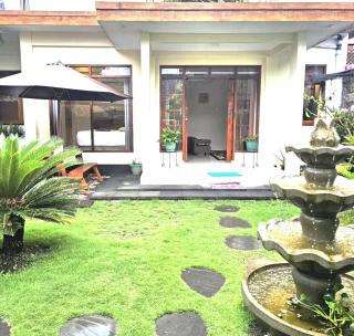 Suci's Friendly Garden Cottage - Montongbuwoh - 0