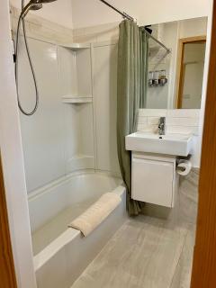 Comfy Studio near Trails & Beaches - - 4