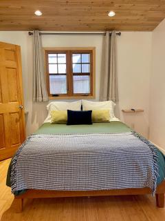 Comfy Studio near Trails & Beaches - - 5