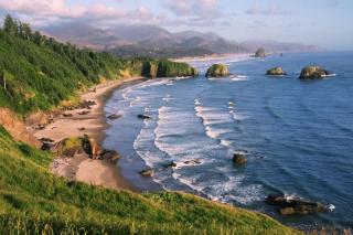 Charming Coastal 4BR Home Near Columbia River - - 9
