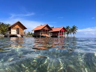 Cabins over the sea on San Blas Islands - El Quije - 0