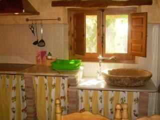Haus Mit Integrierter Felswand Und Jacuzzi - 2