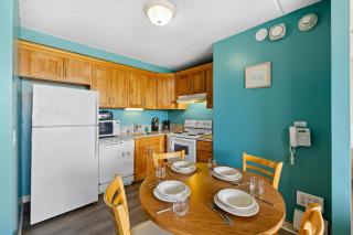 Royal Kuhio 1702 - Spacious Studio with Stunning Mountain City Views in the Heart of Waikiki! - Honolulu - 7
