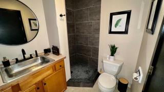 Moody Farmhouse - Albany - 7