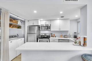 3068 Seascape - Stunning Views!! Deck with Pool Access, Easy Access to Beach &, Shops - Hilton Head Island - 1