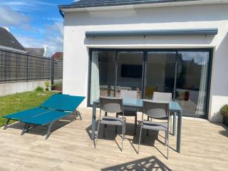 Maison contemporaine plain-pied avec jardin, jacuzzi, proche plage et commerces, WiFi inclus - FR-1-397-83 - Étel - 9