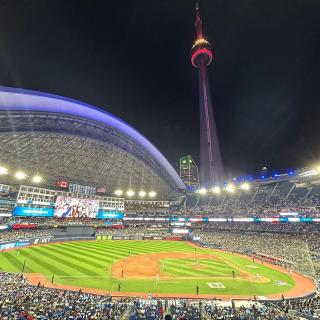 Downtown Toronto 3 Bedrooms - 1 Free Parking - 1