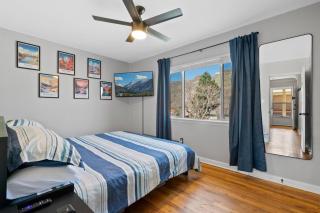 10 min to Red Rocks KING BED Bike Storage DT Golden - 9