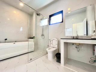 芭堤雅网红泳池独栋别墅 - 4