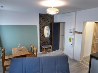 Appartement lumineux de ville avec 2 places de parking privées intérieur - Beuvrages - 7