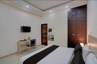 sunrise hotel - Noida - 5