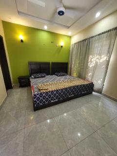 The Home Sweet Home - Karatschi - 1