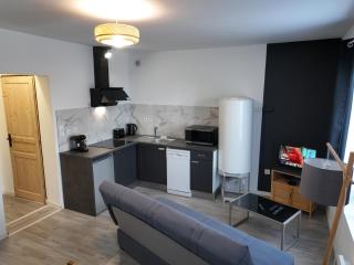 Appartement lumineux de ville avec 2 places de parking privées intérieur - Beuvrages - 9