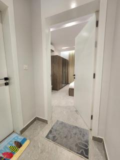 Elegant 2BR Stay in Al Yarmook - Near Dammam Road - Riade - 2