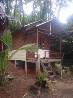 batu putih cottage karimunjawa - - 0