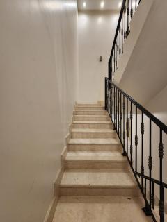 Modern 2-BR Retreat - Stylish Stay in Al Yasmeen - Riade - 4