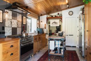 Carrowmore House - Naseby - 1