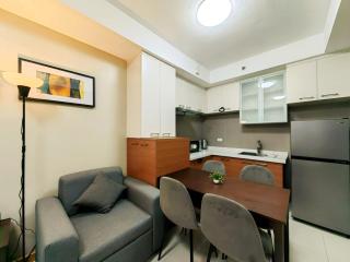 1BR Condotel Suite at Sunshine100 City Plaza #SS02-1 - 6