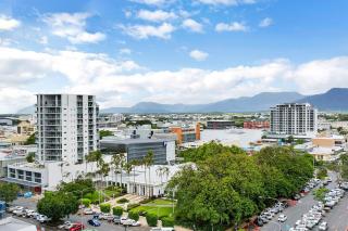'12' Top Floor Esplanade Apartment 2Bdrm 2Bath - Cairns - 6