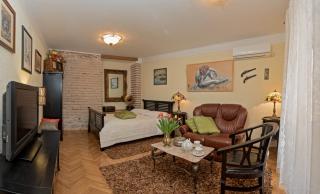 Emperor's Suites - 6