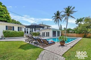 3 Home 12 bedroom compound with Pool and BBQ sleeps 24 - Miami - 8
