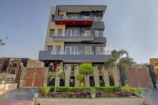Townhouse Merriment Near ISKCON Temple Noida - Noida - 0