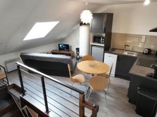 Appartement cosy en ville avec 2 places de parking privées intérieur - Beuvrages - 0