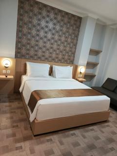 Grand Plaza Boutique Hotel - 8