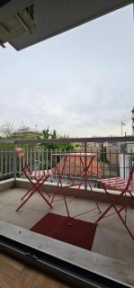 Bright, airy apartment by the metro - Atenas - 6
