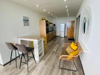 Cozy Seaview Penthouse - 4