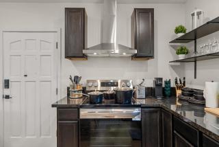Perfect 2BR Near Universal Studios By Poshguest - San Fernando - 2