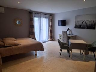Logement indépendant pour 4ou 5 personnes, 2 chambres - Aureille - 9