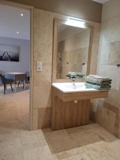 Logement indépendant pour 4ou 5 personnes, 2 chambres - Aureille - 2