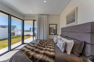 1 Villa Avenue, St Francis Links on the 18th - St Francisbaai - 7