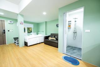 Business Studio Room with Balcony - 3