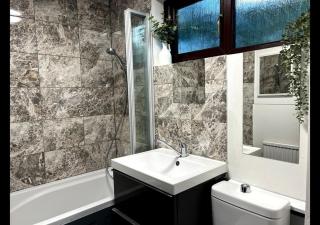 London Suburb Borehamwood - Borehamwood - 1