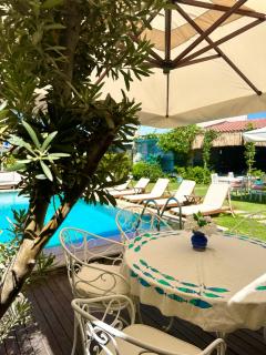 Dort Mevsim Alacati - Alaçatı - 2