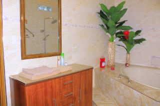 Bush Adventure Guest House - 1