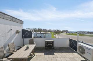 Cozy Holiday Home With Panoramic View - Tranekær - 2