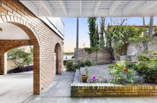 Charming 3 Bedroom BayFront Retreat Family Friendly with Private Parking and Stunning Views - Sydney - 6