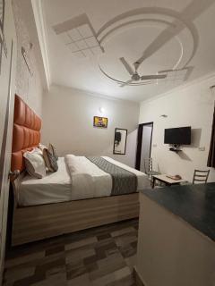 Hotel Clink New Delhi Airport - Nova Deli - 8