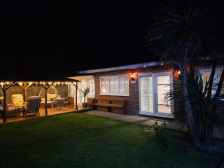 Spalding Town Centre - 2 Person - Self Contained - Self Catering 1 or 2 Doubles - Spalding - 1