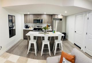Cozy & Modern Basement Retreat - Chestermere - 4