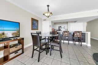 Emerald Beach 1033 - 1