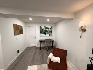 Cozy & Modern Basement Retreat - Chestermere - 8