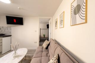 Cosy One Bedroom Apartment with Sofa Bed - Cardiff - 0