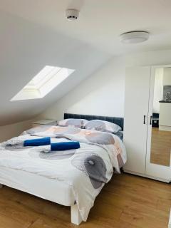 OYO Dorset House at Upton Park - London - 9