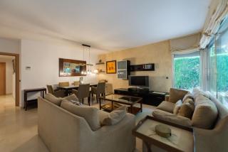 Ground floor with garden a few meters from the sea - 2