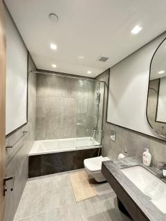 Luxury Hotel apt at Aeon Towers - Sheikh Zayed - 9