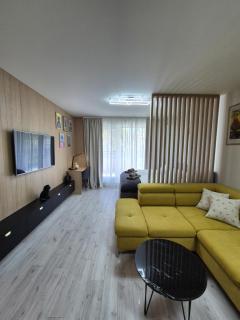 Alfa Apartment with private garden and free garage parking - Košice - 6
